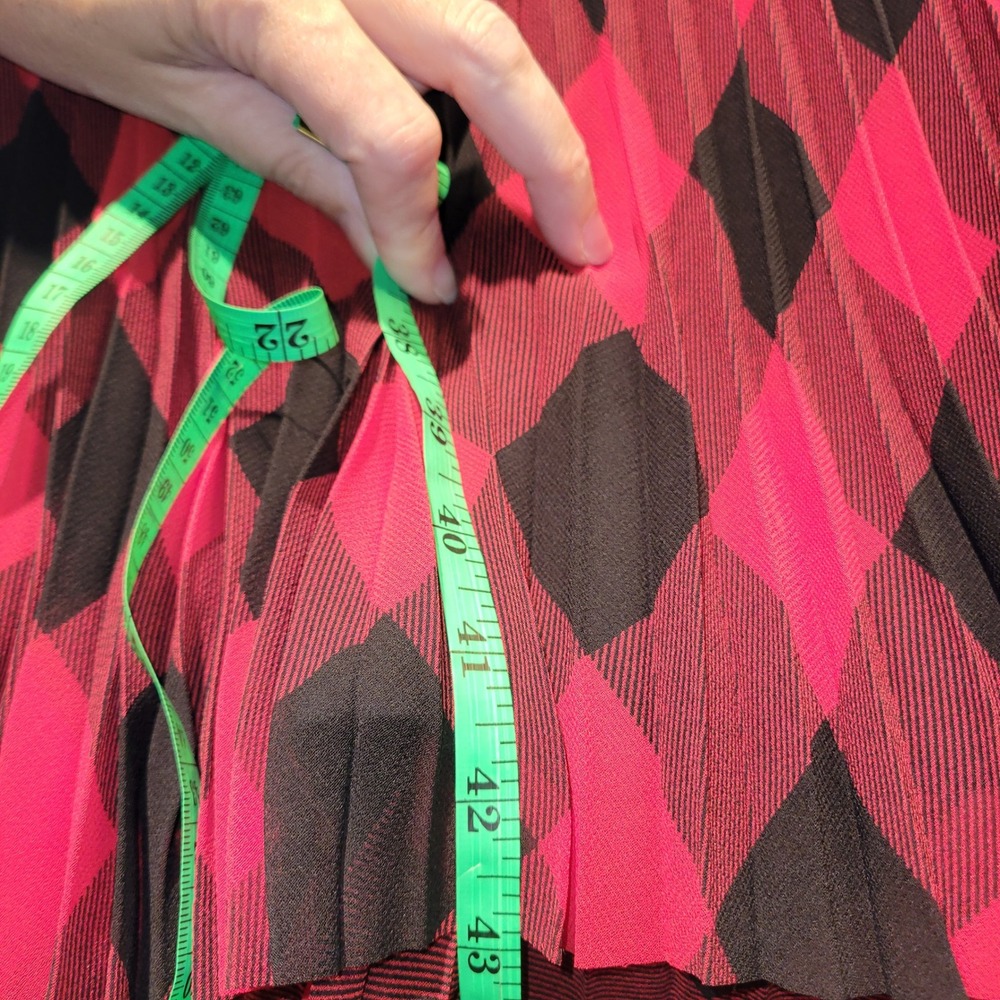 Talbots Red Black Buffalo Plaid Pleated V-Neck Sleeveless Midi Dress Womens 16 - Picture 5 of 9